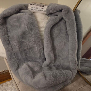 Women's AKV DESIGN Gray Faux Fur Loop Infinity Soft Scarf One Size